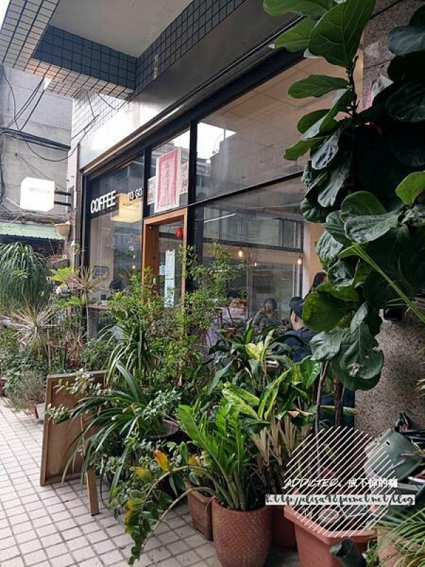 台北萬華-[丸花豆倉 Monga Coffee Roasters] 西門町與龍山寺捷運站中間，限量全台最好吃布丁人氣甜點，豐富多選擇單品豆手沖，老城區隱藏的熱門職人咖啡館