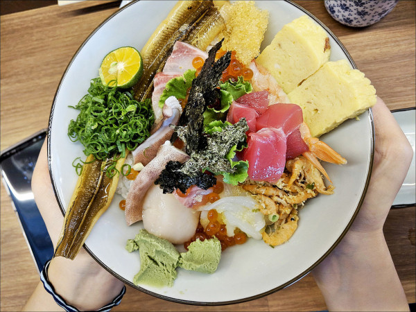 [台中] 阿不拉壽司 台中東山黃昏市場日本料理壽司吧推薦 用料新鮮價位不貴又好吃