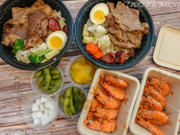 板橋美食｜ 我就厲害珍饌餐盒(板橋館前)-CP值高的燒肉防疫便當，主餐配菜加小菜搭配飲料，還有令人驚喜的價格！ - 1個媽咪2個寶