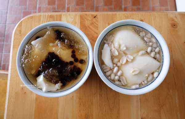 台中豐原│老牌傳統豆花-豐原在地50年市政路22號豆花老店.阿婆的傳統做法堅持.每日現做兩桶.賣完等明天 - 藍色起士的美食主義