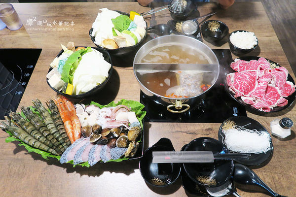 台北忠孝敦化火鍋~金鍋盃三館(忠孝店) 海鮮 和牛