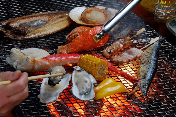 台中美食~雪之藏北海道專門店．北海道名物湯咖哩．本格海鮮炭火爐端燒 一個離北海道最近的地方 還有全台中最好吃的冰淇淋 山本牧場養老牛放牧牛乳冰淇淋