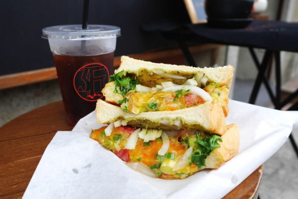 【台北】中山 㳋·早餐俱樂部 赤峰街上有個性的早餐三明治‧是男子漢的早餐♥♥♥