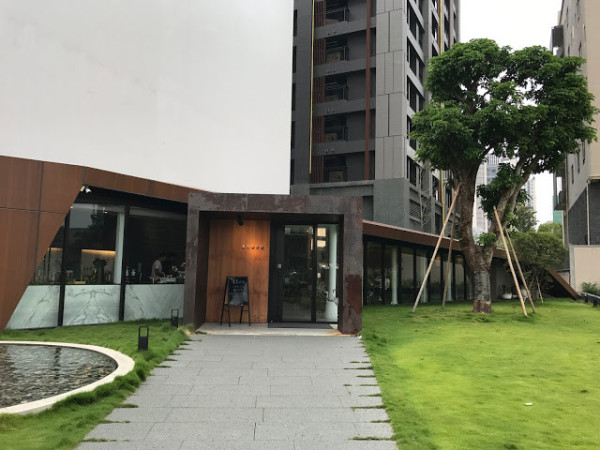 [食記] 竹北 三角咖啡館 Café Triangle。美味的餐點與舒暢宜人的空間! 彷彿在藝廊裡喝咖啡!
