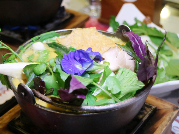 【台中新社】喬木民宿咖啡｜手工黃金咖啡。熱呼呼的南瓜火鍋