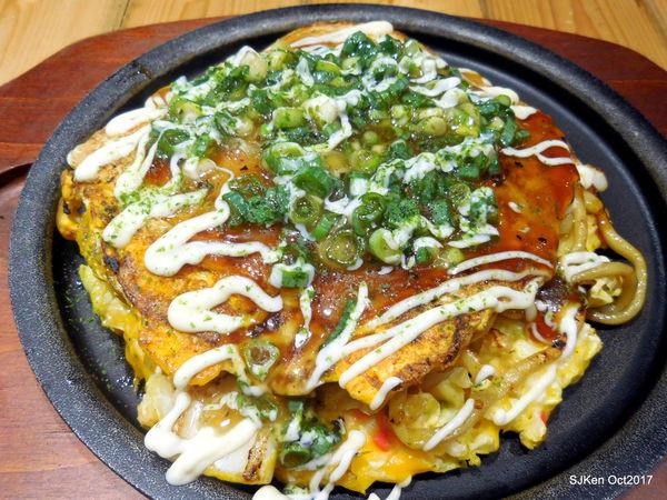 (捷運板南線南港站周邊美食)「ten 屋」Global Mall 南港車站店 --- 用料紮實口感豐富多層次的「鹽蔥海鮮摩登燒」 + 「原味唐揚」