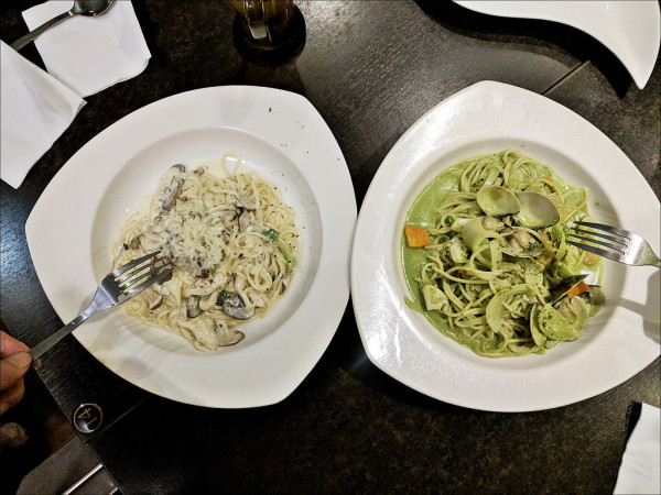 [台中] 阿米奇義式廚房餐廳 台中精明商圈義大利麵 黑色裝潢有夜店風