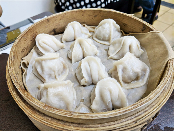 [台中] 品香麵食館 台中蒸餃炒飯推薦 價位不貴份量大附近學生很喜歡