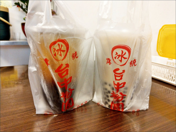 [台中] 台中粉圓冰 向上市場傳統口味飲料 喝起來珍珠口感有軟爛