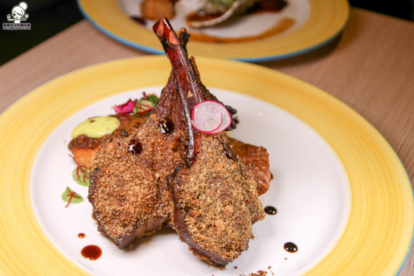 就愛約尼吃飯，創意多變化的餐點，澎派耶誕套餐 X CP值高 - 跟著尼力吃喝玩樂＆親子生活