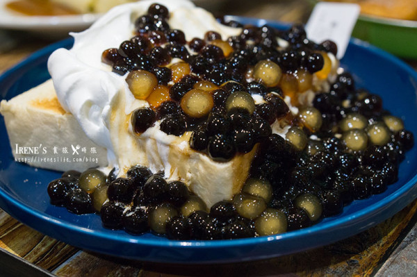 【板橋】巨型黃色販賣機，珍珠厚片如土石流般傾瀉．Bee Burger 快樂蜂