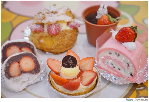 草莓季來了!!! 瑞比庫克限量草莓甜點，親民銅板價就在逢甲碧根廣場內