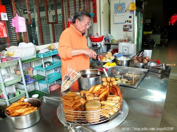 食旅生活隨筆。屏東市美食。Pulu黑輪伯        
      
