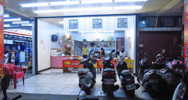 【蘆洲美食】三蘆桶仔雞 (原日理萬雞)-美味又迷人的香噴噴烤雞