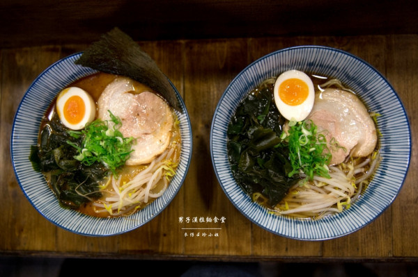 日料食記｜男子漢食堂拉麵｜饒河街松山市場內的美味拉麵｜每天現煮的豚骨湯頭順口不膩口｜捷運松山站饒河夜市隱藏美食 - 麥仔の生活日記