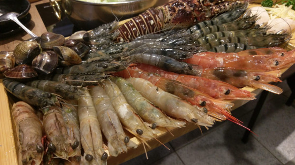 「台北萬華吃喝」史上最艋～管他痛風中風都要吃這鍋＠上官木桶鍋萬華旗艦店