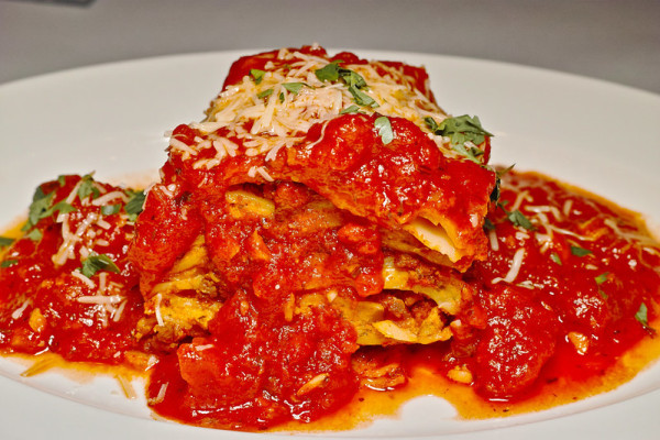 Amaronis 紐約創義料理 (微風松高店)享受紐約風的義式料理, 千層麵好吃!! 文末菜單