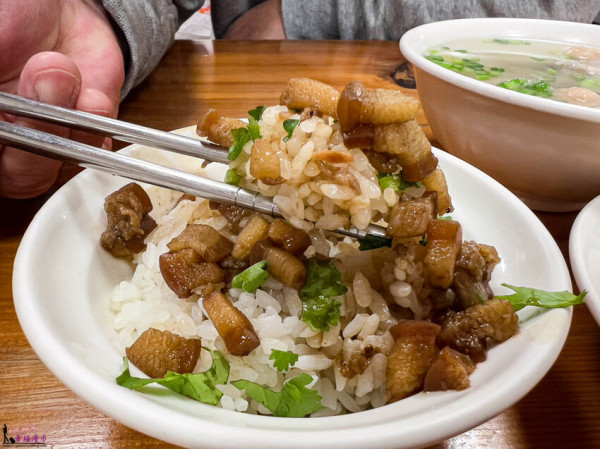 川泰號虱目魚丸｜中西區台南市–超過90年老店的臺南人早午餐，銅板價的美食吃得超飽足