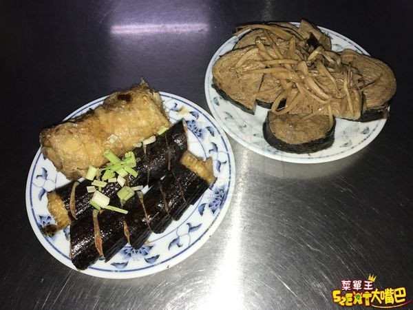 【五義素食麵菜單價位大公開】在地飄香數十年的素食老麵店～彰化必吃美食小吃餐廳推薦！招牌菜乾麵、海苔捲、素魚、豆包湯。