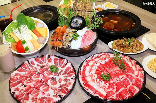 中科火鍋推薦石研室石頭火鍋，清新文青風精緻小火鍋，有澳洲M9和牛、伊比利豬，實驗室特色主題餐廳，紅茶白飯無限續吃到飽