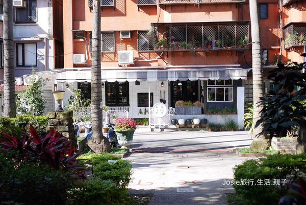 台北。親子友善餐廳 | VVG好樣蘋果兒 ♥︎ 遊戲空間 三角帆布帳篷是女孩兒的秘密基地 ♥︎ 近捷運