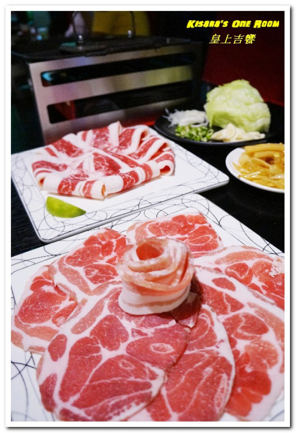 忠孝敦化居酒屋吃到飽．現場DJ＋燈光秀，唐風燒烤與日台甜品的饗宴──皇上吉饗        
      