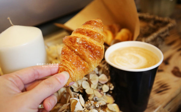 台中北區│Modism&Au歐若拉-摩德年代新品牌.藏身一中商圈巷弄中.可頌新鮮限量出爐售完為止 - 藍色起士的美食主義