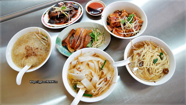 【新北三重美食】鴨肉麵／台北橋捷運站，地在人必吃的銅板美食，CP值高，物美價廉，環境乾淨，每一種小吃都很道味