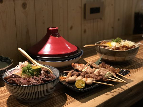 【台中。西區】鳥忠とりちゅう串燒居酒屋。鄰近勤美綠園道，不可錯過的深夜食堂