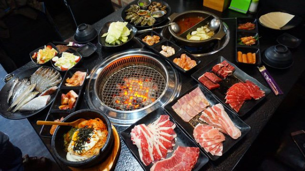 [台南美食] 炭比多日式燒烤-平價澎湃牛小排海鮮吃到飽 / 台南燒肉吃到飽 / 台南吃到飽推薦