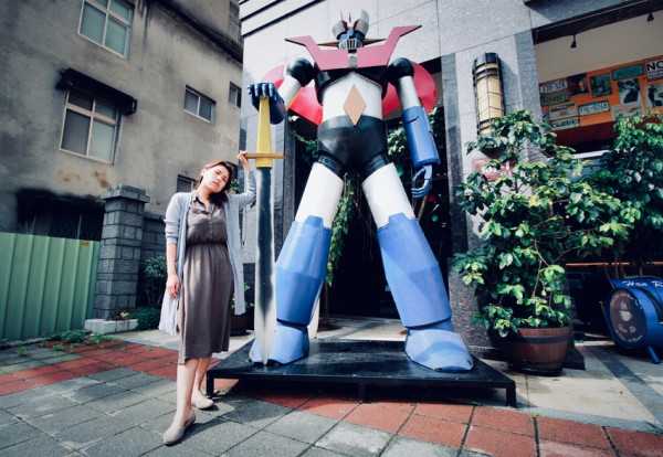 【桃園】龍潭罕如藝術咖啡，繼變形金剛後的最新大作，無敵鐵金剛