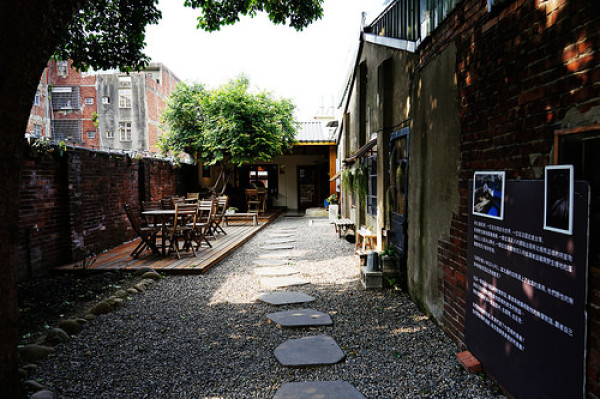 【台灣，桃園，中壢】濃濃文青味道的老房子咖啡館~我們。 他們 咖啡廳(寵物友善餐廳)