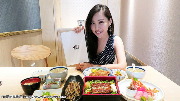 台中太平美食【日四又魚 鰻魚專賣店】台中鰻魚飯推薦,龍眼木炭火烤出的好吃鰻魚,整隻鰻魚從頭到骨通通吃的到,一般在外吃不到的鰻魚料理,日四又魚都可以滿足你