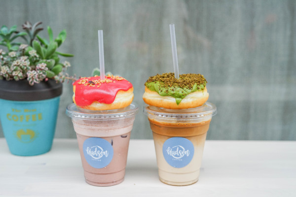 Hudson Coffee X魔王 台北大同區 赤峰街清新簡約甜甜圈咖啡店 牛奶糖甜甜圈 抹茶甜甜圈 覆盆莓甜甜圈 每日新鮮製作 捷運雙連站 內文有店家資訊