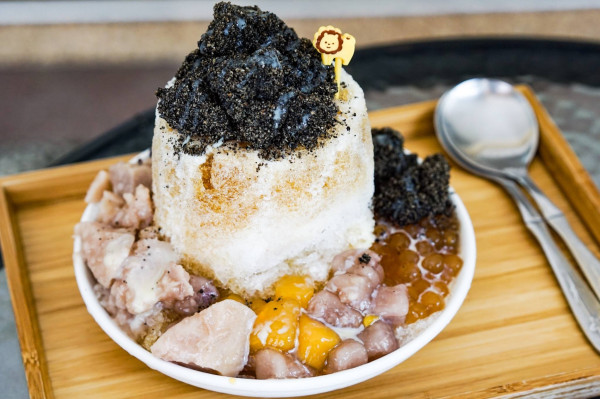 【高雄 圓知圓味手作甜品＆冰品。IG人氣麻糬燒冷冰／夏日消暑鳳梨冰】前鎮店