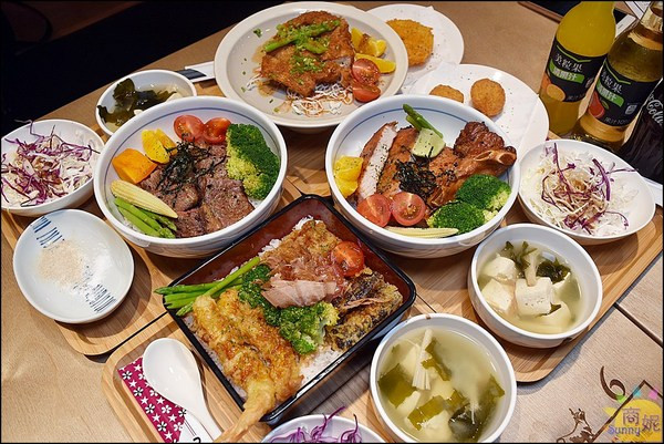 台中高CP值熟食丼飯 附餐無限吃到飽免服務費只要200多CP值超高        
      