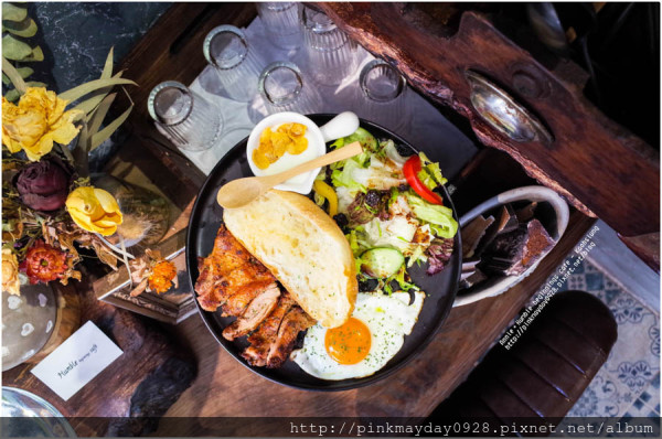 ✿高雄✿ 天母早午餐南下展店 網美必拍！質感的老屋環境讓人太喜愛 除了全日早午餐外 樓上還有隱藏版小酒吧噢 ➜ Humble beginnings cafe-Kaohsiung亨寶咖啡