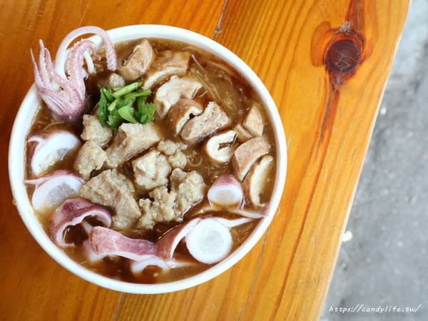 台中美食│麵香大腸麵線〃大雅銅板美食，邪惡三寶麵線，料多多，海陸雙拼就是爽！        
      