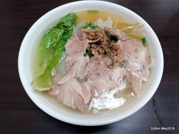 「劉記越南美食坊」--- 隱身在小巷的越南平價美味小吃。