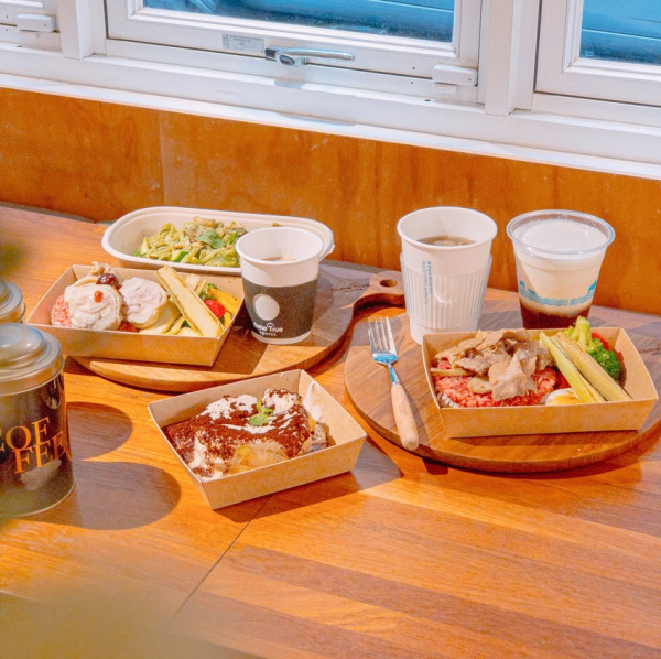 東門下午茶，隱匿巷弄的打卡咖啡廳，防疫期間外帶高CP值分享餐 | 【台北 大安區】成真咖啡 永康店