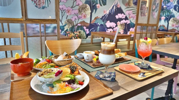 ★高雄鼓山★美術館早午餐【找。是吉和食珈琲】富士山櫻花下用餐，不用男人也能談一場戀愛。
