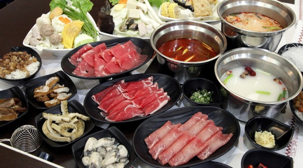 台南美食-芯芯要去【新煮藝鍋物料理】~首創客制化小火鍋經營模式|從主食➡肉品➡鍋物➡配料通通由自己搭配