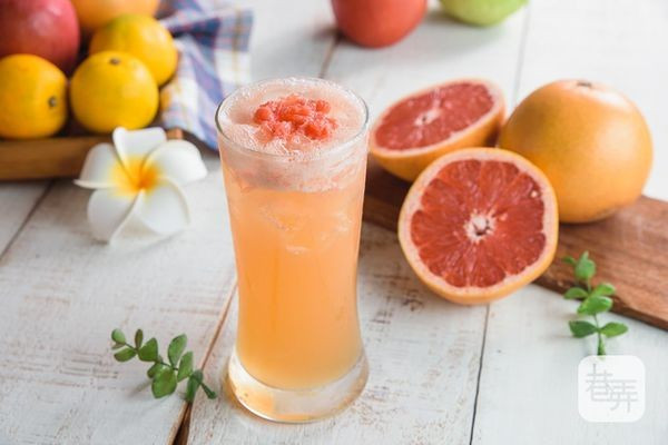 炎炎夏日來杯消暑又好喝的飲料吧!!!!     推薦台南柚豆茶飲~