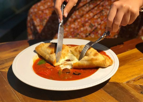 【台北美食】La Crescenta 月亮仙人掌 韓義式咖啡餐廳。特色韓義咖啡廳，超殺底片的環境氛圍