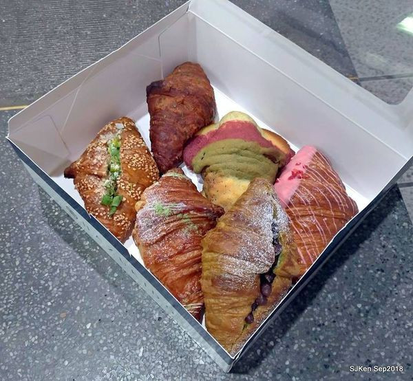 (台北捷運板南線南港站美食)「八月堂南港車站店」--- 日本殿堂級可頌南港新登場，熟客券與新品優惠券實施中!