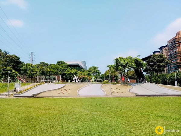 [新北]中和錦和運動公園/新北特色公園/景安捷運站親子景點/鄰近新北國民運動中心