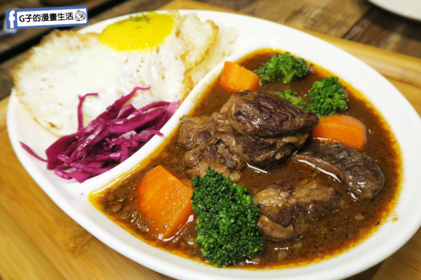 南京三民早午餐-好拾光-不限時免服務費餐廳,紅酒燉牛肉飯,牛肉好軟嫩~簡餐.下午茶冰淇淋鬆餅CP值好高.menu菜單