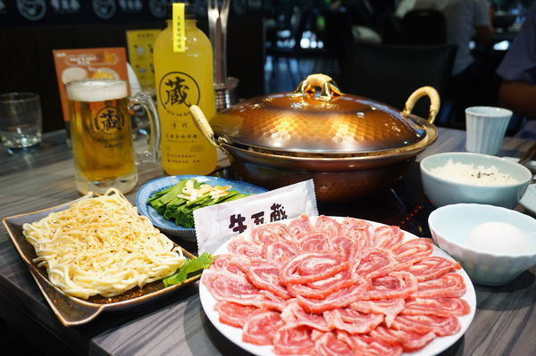 [台南美食] 牛五蔵-肉鍋 x 塩ホルモン-台灣溫體牛x日式風格呈現 /台南牛肉火鍋/ 隱藏版摩滋鍋/ 台南溫體牛推薦/ 溫體牛火鍋推薦