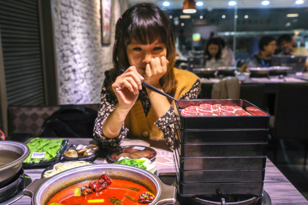 台北肉質最好的超市火鍋，肉品買二送一！消費滿899元還能以10元加購肉盤，台北沐樺頂級肉品火鍋超市