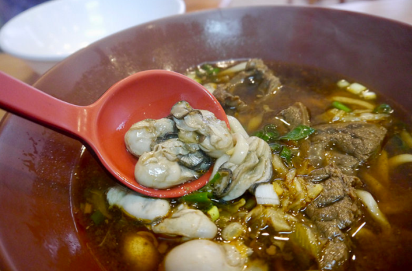 伽南海陸牛肉麵：道地布袋美食，全台首創地方特色餐點